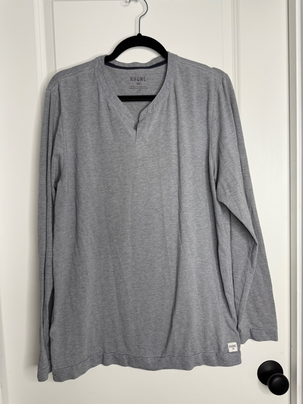 NWOT RHONE Men’s Light Heather Gray Long Sleeve Notch Neck Tee - Picture 3 of 4